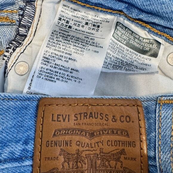 Levi’s Premium Crop Wedgie Straight Fit Jeans - Size 26 - Picture 7 of 10